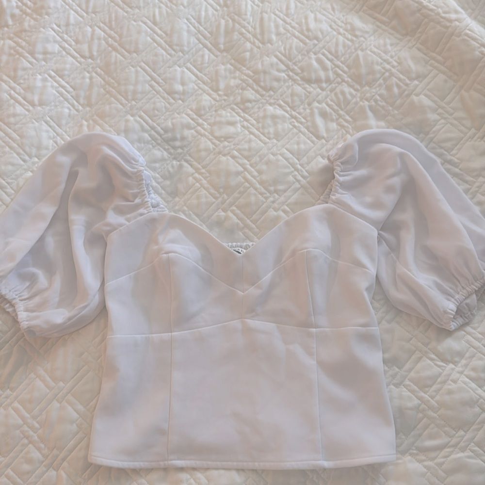 White Abercrombie and fitch crop top with puff sleeves - size XS - gently used